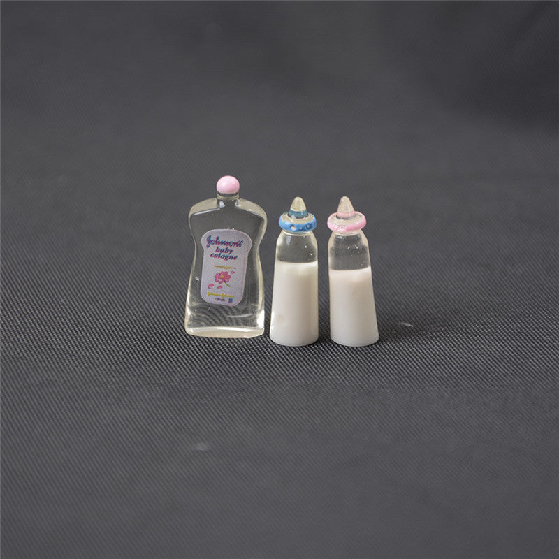 Dolls House Miniature Baby Bottles Shampoo Bibs Set Nursery Accessory Gift